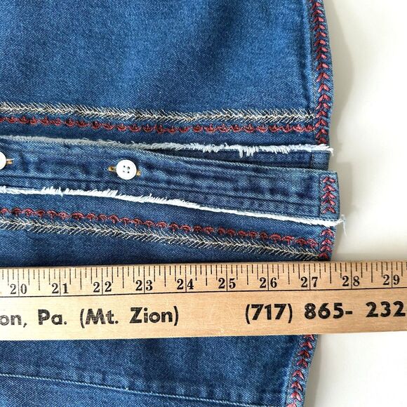 Vintage Cabela's Women's XL Embroidered Denim Shirt Western Jean Button-up - Picture 8 of 9